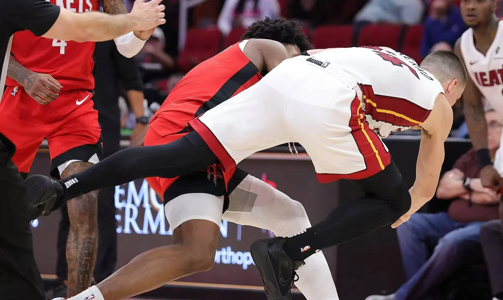 爱游戏电竞包含关键时刻迈阿密热火备战法国杯，刷新队史纪录细节曝光，话题不断，纪律约束更严格的词条